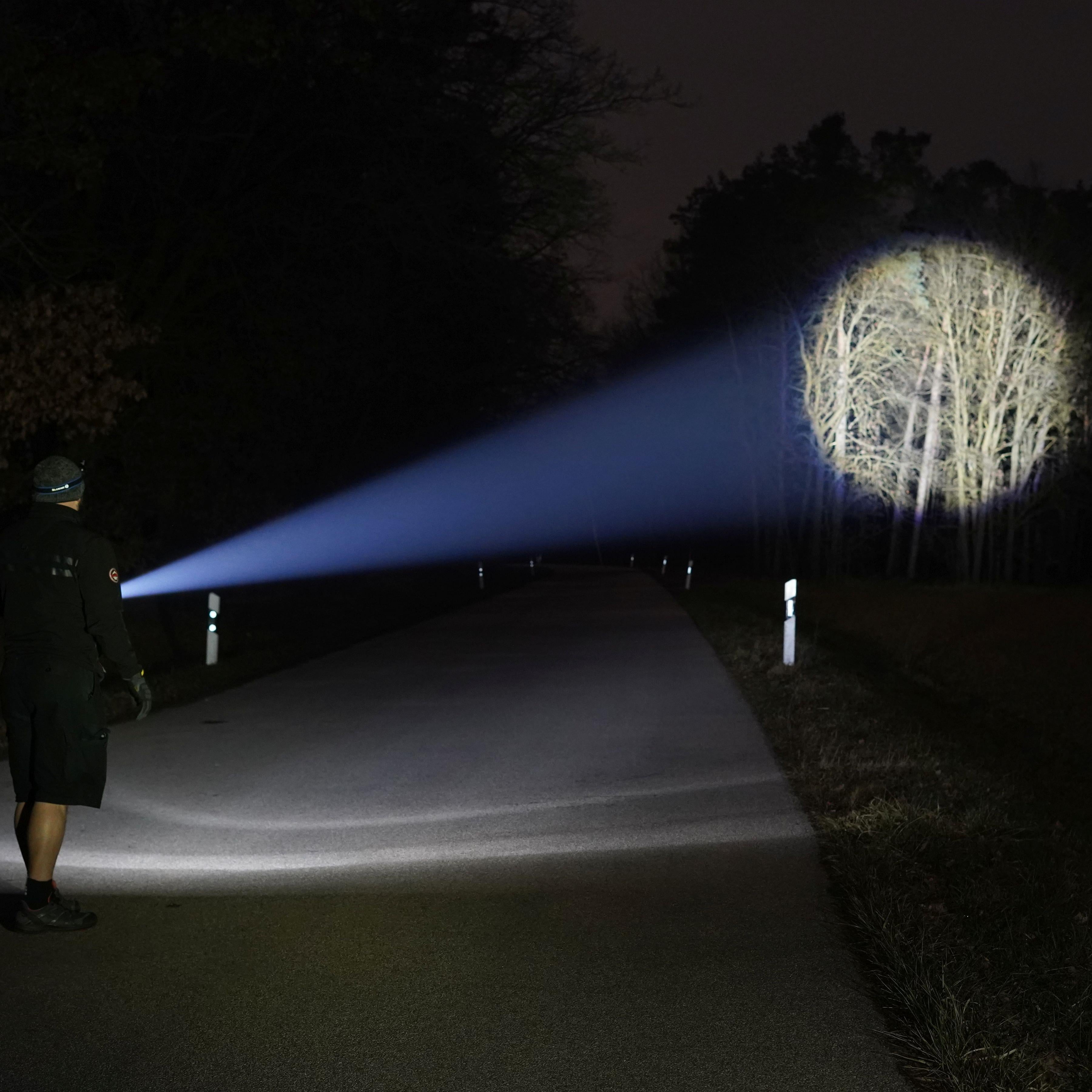 Brinyte ZT40 Tactical Flashlight: 1650 Lumens, Zoomable, IPX8 – Complete Guide